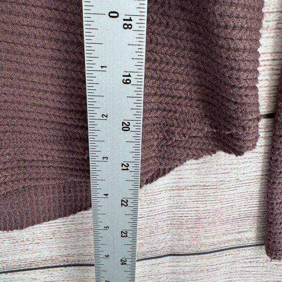 Buckle BKE Super Soft Split Neck‎ Top Women's Size Small Purple/Gray Knit - Picture 11 of 13